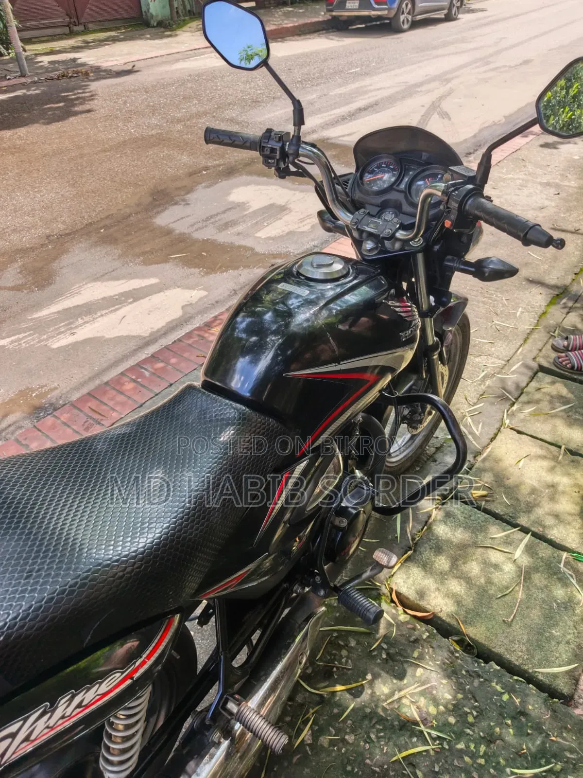 হোন্ডা সিবি ২০১৮ কালো