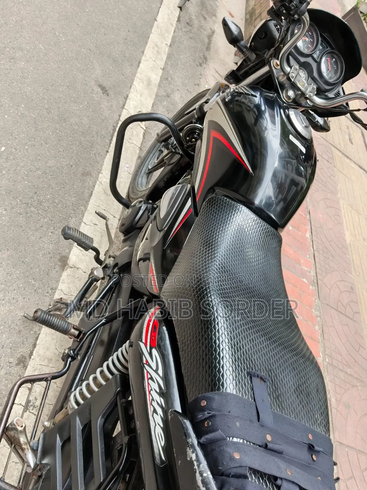 হোন্ডা সিবি ২০১৮ কালো