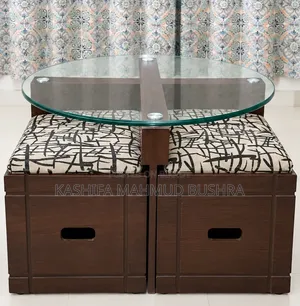 স্টুলসহ চা টেবিল