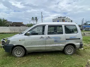 Toyota Noah 2002 Silver