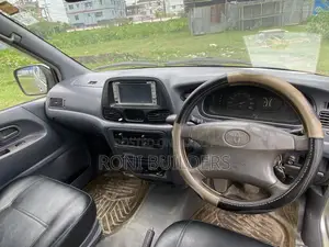 Toyota Noah 2002 Silver