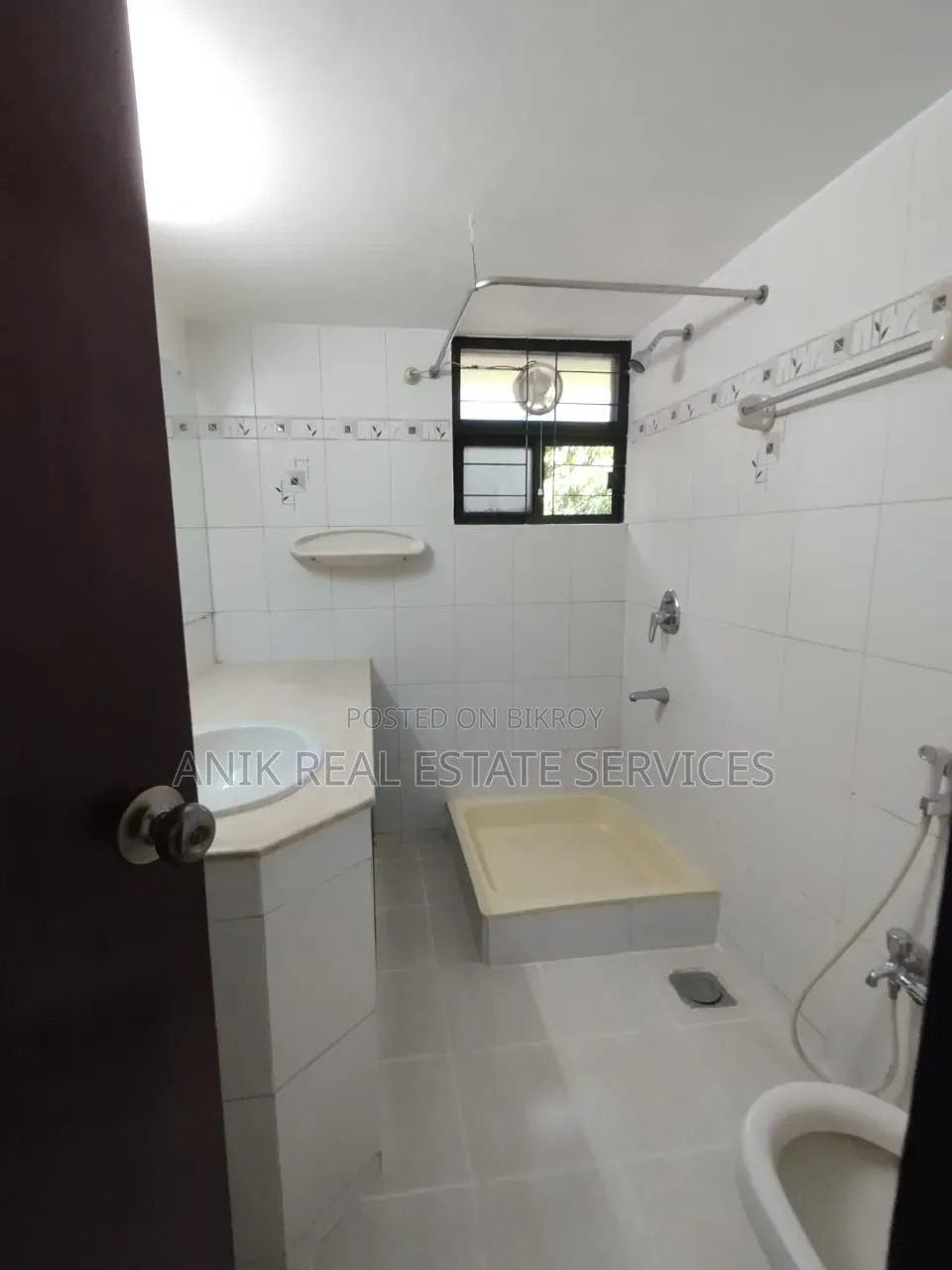 4 Bedroom Apartment in Anik Real Estate, Gulshan for rent