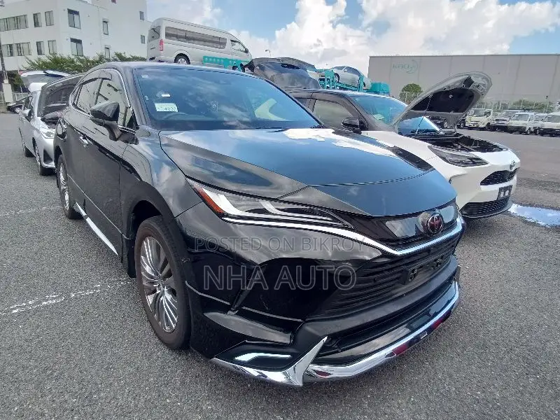 Toyota Harrier 2.0 2021 Black