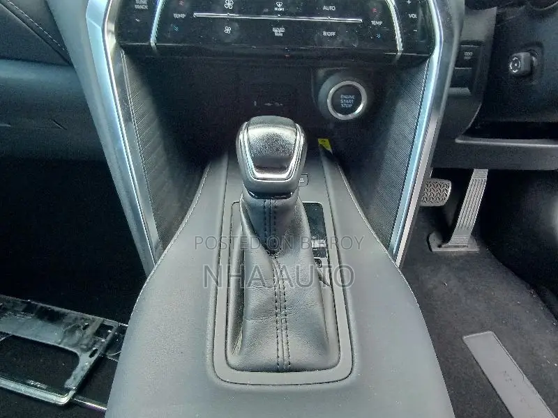 Toyota Harrier 2.0 2021 Black