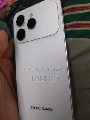 টেকনো স্পার্ক ৪০ ১২৮ জিবি হোয়াইট