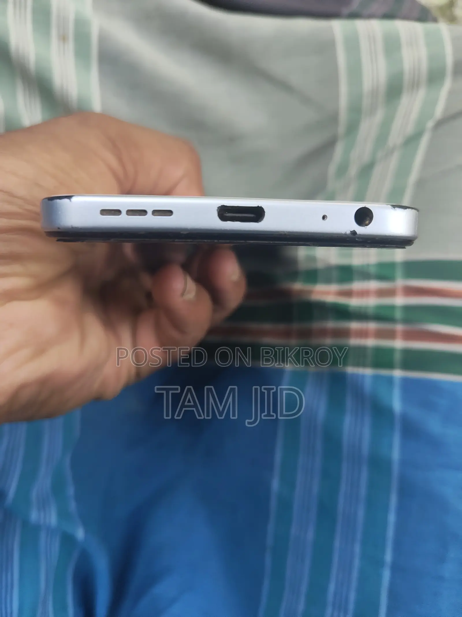 টেকনো স্পার্ক ৪০ ১২৮ জিবি হোয়াইট