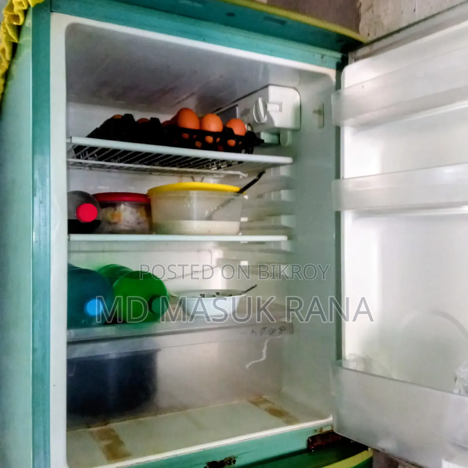 একটি পুরাতন ফ্রিজ বিক্রি করা হবে ব্র্যান্ড Samsung ✅