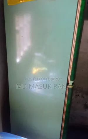 একটি পুরাতন ফ্রিজ বিক্রি করা হবে ব্র্যান্ড Samsung ✅