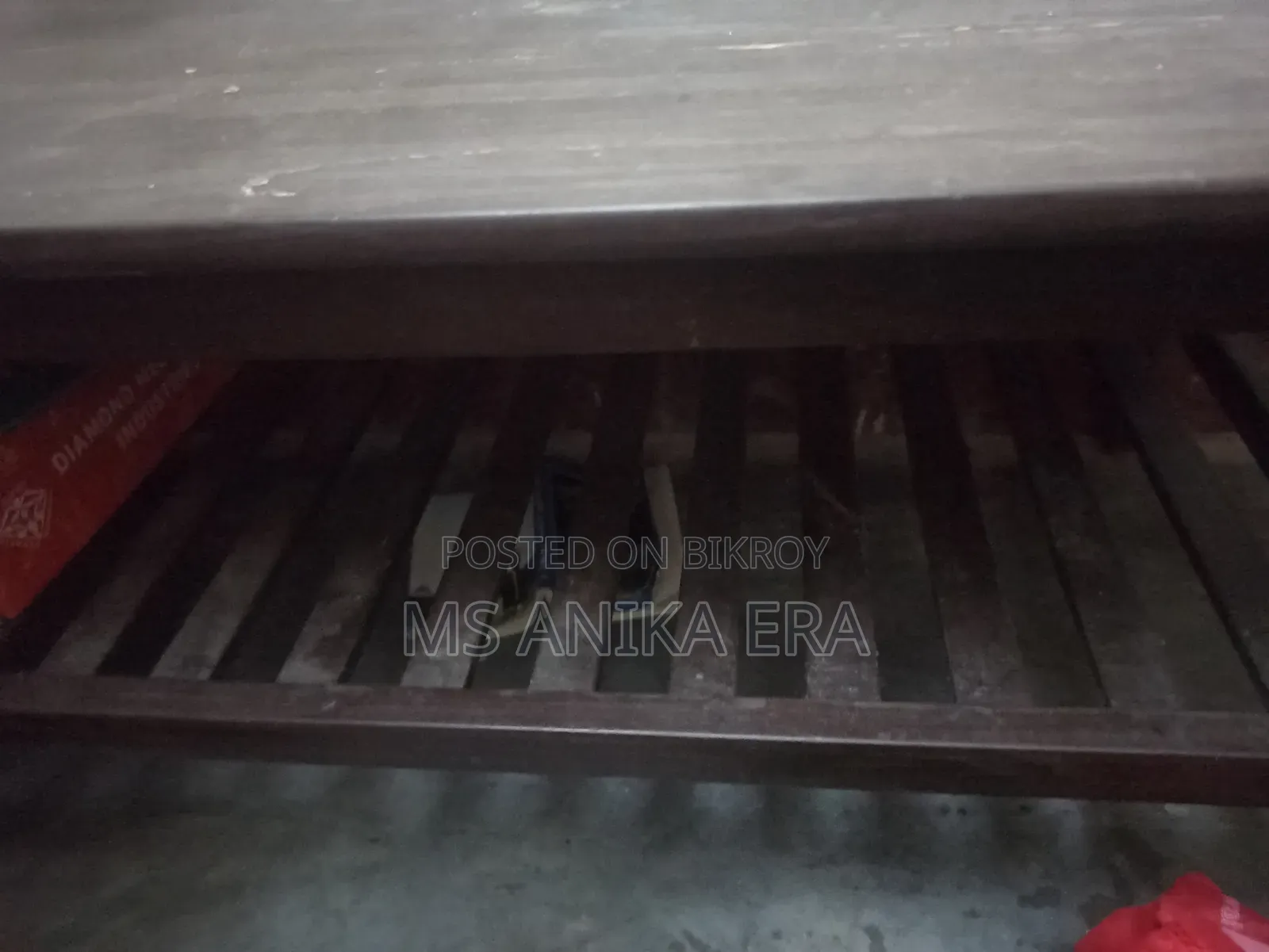 ব্যবহৃত ডাবল পার্টের মজবুত শারী শিরিষ কাঠের সেন্টার টেবিল / টি-টেবিল