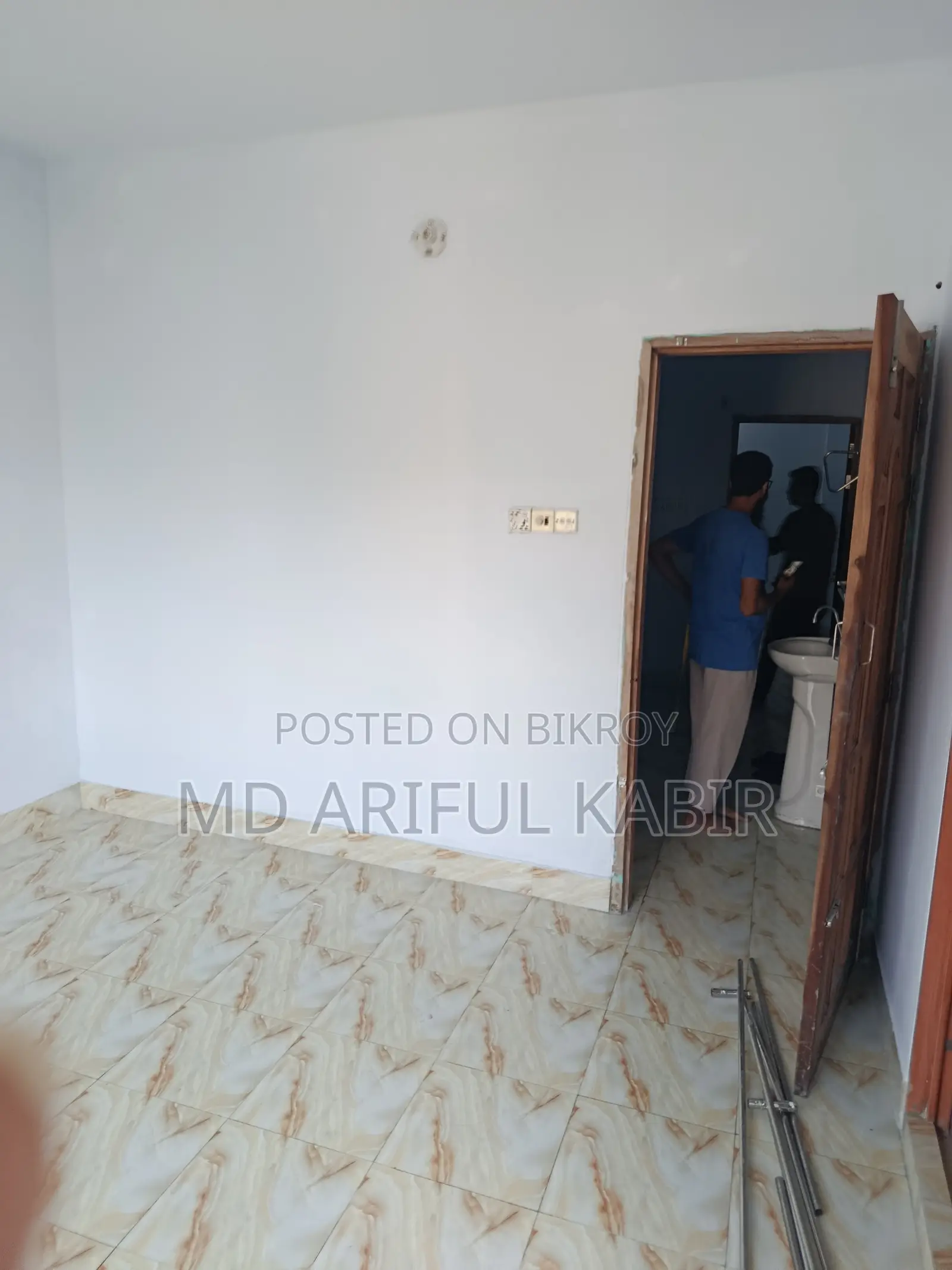 রোকনপুর, সূত্রাপুরে সাজানো ২ বেডরুমের অ্যাপার্টমেন্ট বিক্রয়
