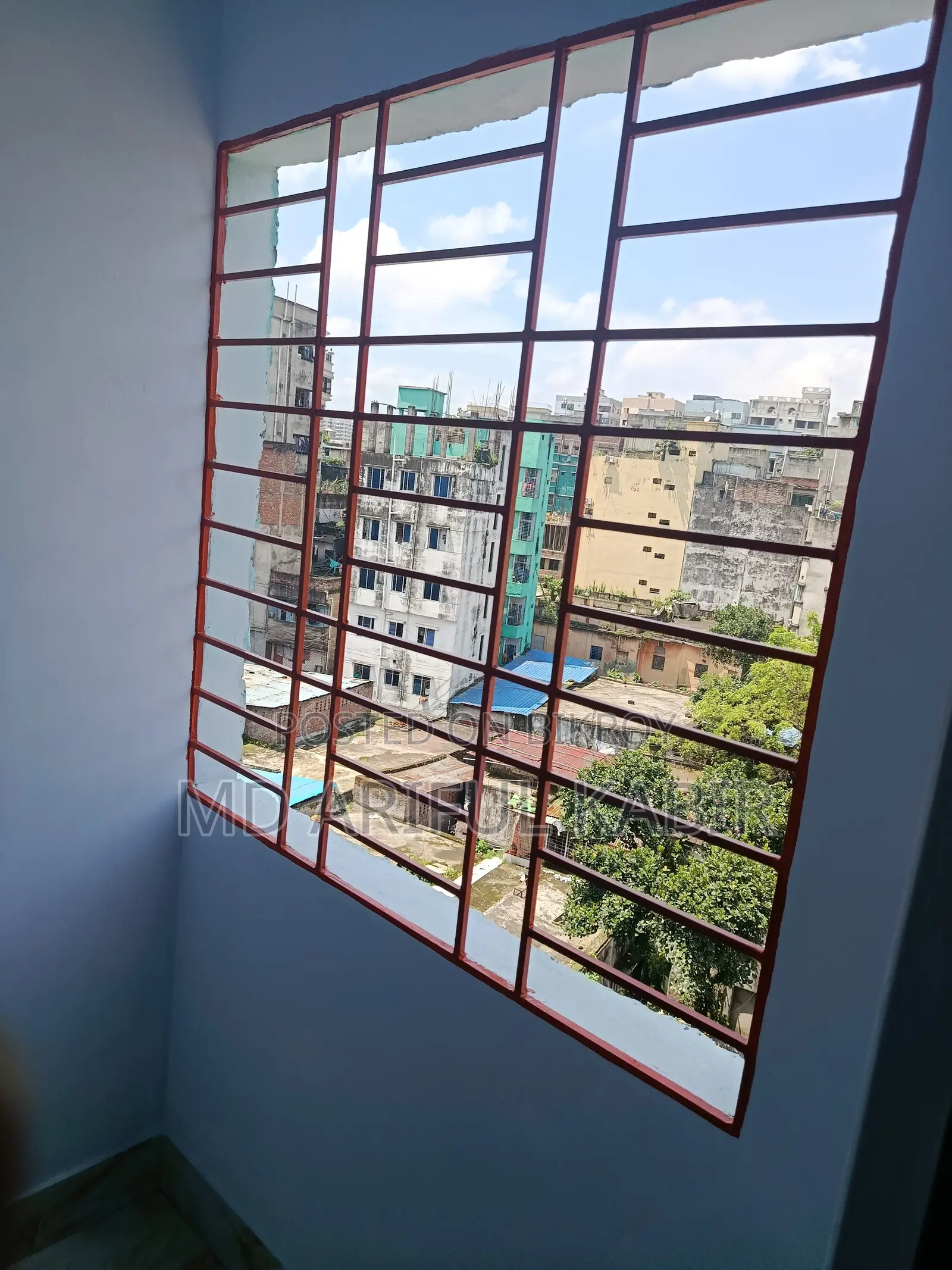রোকনপুর, সূত্রাপুরে সাজানো ২ বেডরুমের অ্যাপার্টমেন্ট বিক্রয়