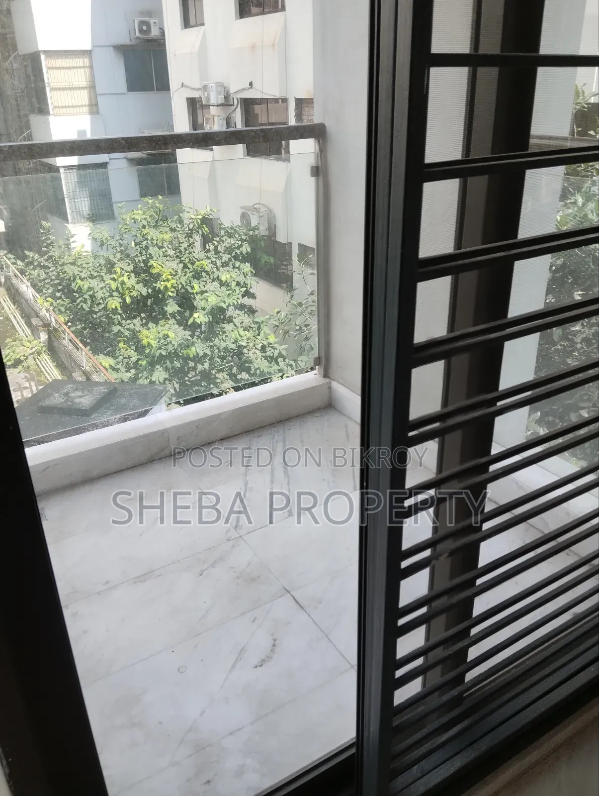 বারিধারায় ৪-বেডরুমের অ্যাপার্টমেন্ট ভাড়ার জন্য