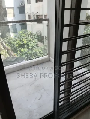 বারিধারায় ৪-বেডরুমের অ্যাপার্টমেন্ট ভাড়ার জন্য