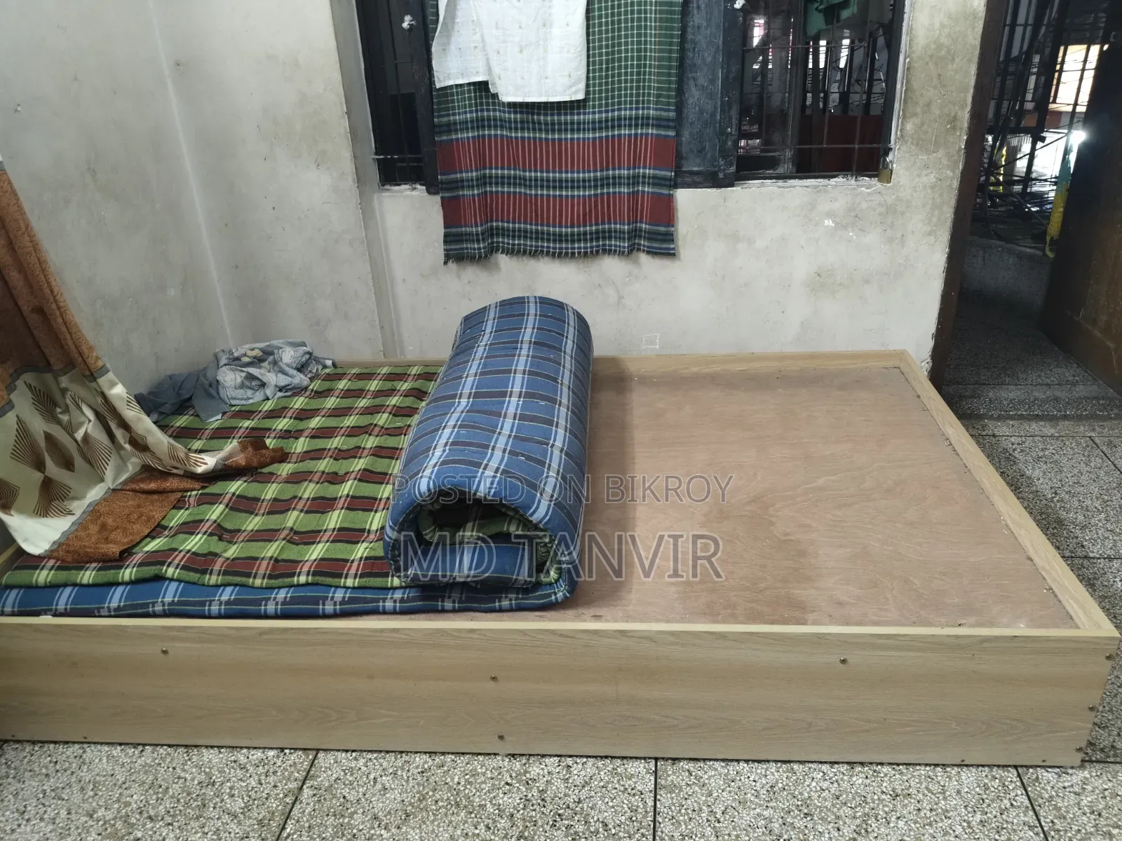 A single bed and a table will be sold