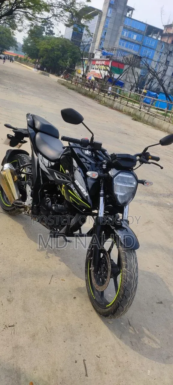 নিউ সুজুকি জিক্সার ২০২৪ ব্ল্যাক