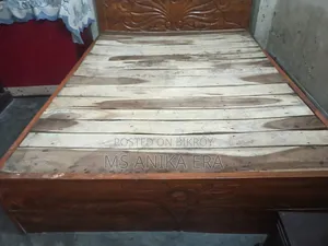 ব্যবহৃত সারি শিরিষ কাঠের মজবুত সেমি-ডাবল খাট বিক্রি হবে