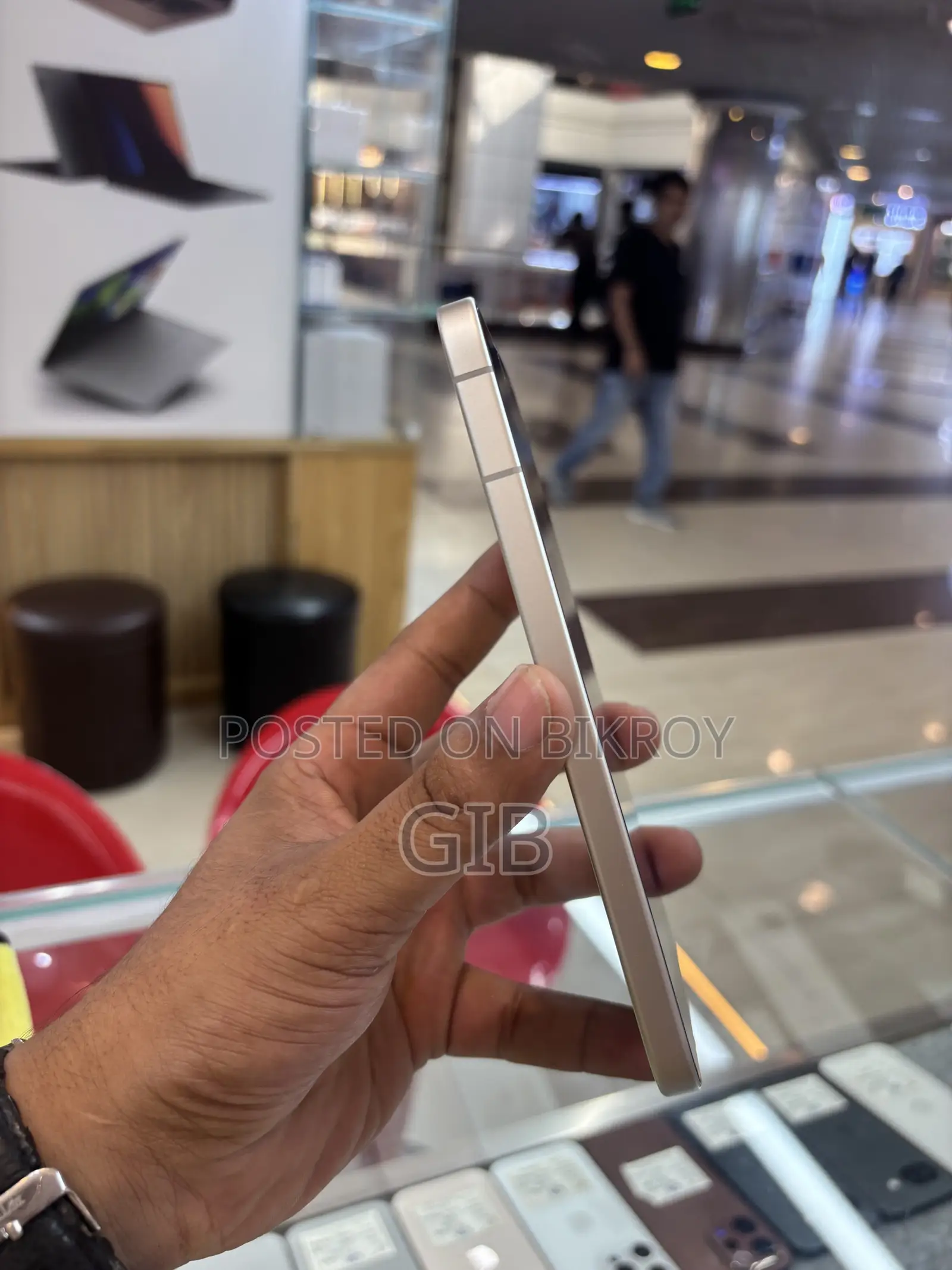 Vivo V70 ২৫৬ জিবি হলুদ