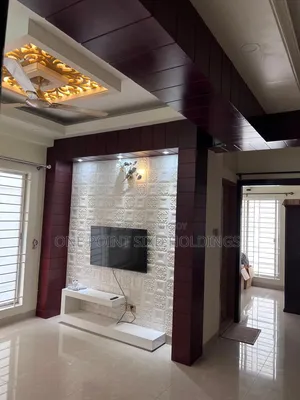 বসুন্ধরা আবাসিক এলাকায় তিন বেডরুমের সজ্জিত অ্যাপার্টমেন্ট বিক্রয়ের জন্য