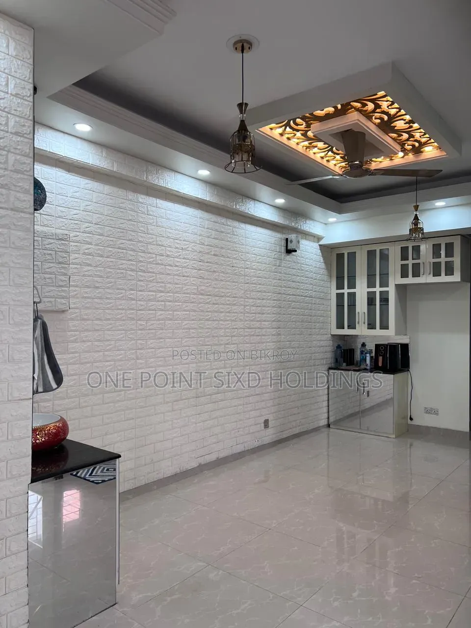 বসুন্ধরা আবাসিক এলাকায় তিন বেডরুমের সজ্জিত অ্যাপার্টমেন্ট বিক্রয়ের জন্য
