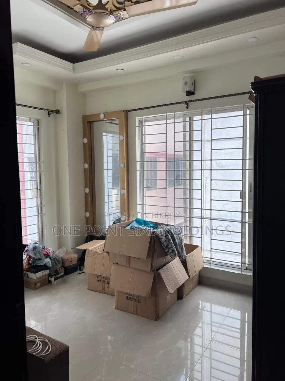 বসুন্ধরা আবাসিক এলাকায় তিন বেডরুমের সজ্জিত অ্যাপার্টমেন্ট বিক্রয়ের জন্য