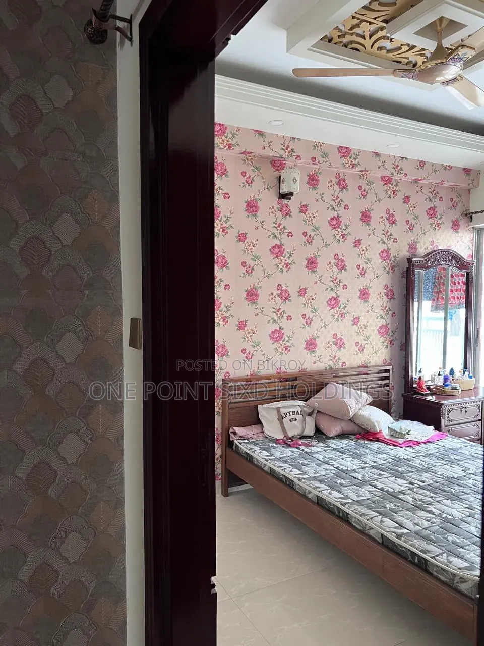 বসুন্ধরা আবাসিক এলাকায় তিন বেডরুমের সজ্জিত অ্যাপার্টমেন্ট বিক্রয়ের জন্য