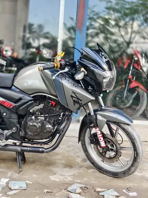 TVS Apache RTR 160 2V 2015 Silver