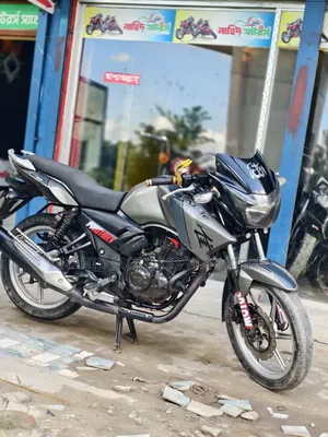 TVS Apache RTR 160 2V 2015 Silver