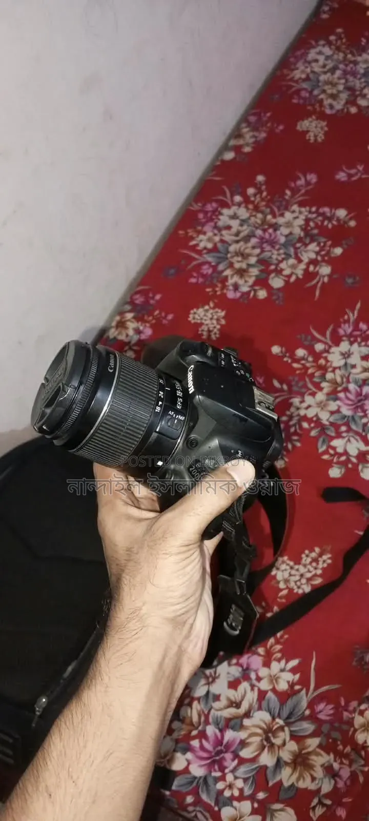 200D Body 18-55 Lens
