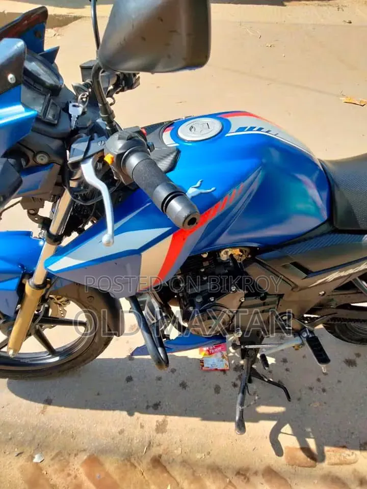 TVS Apache RTR 160 2V 2024 Blue