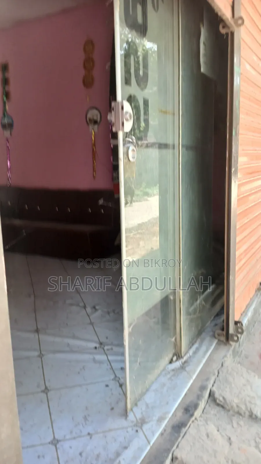 Thick Glass for Shop/Office and New Sofa