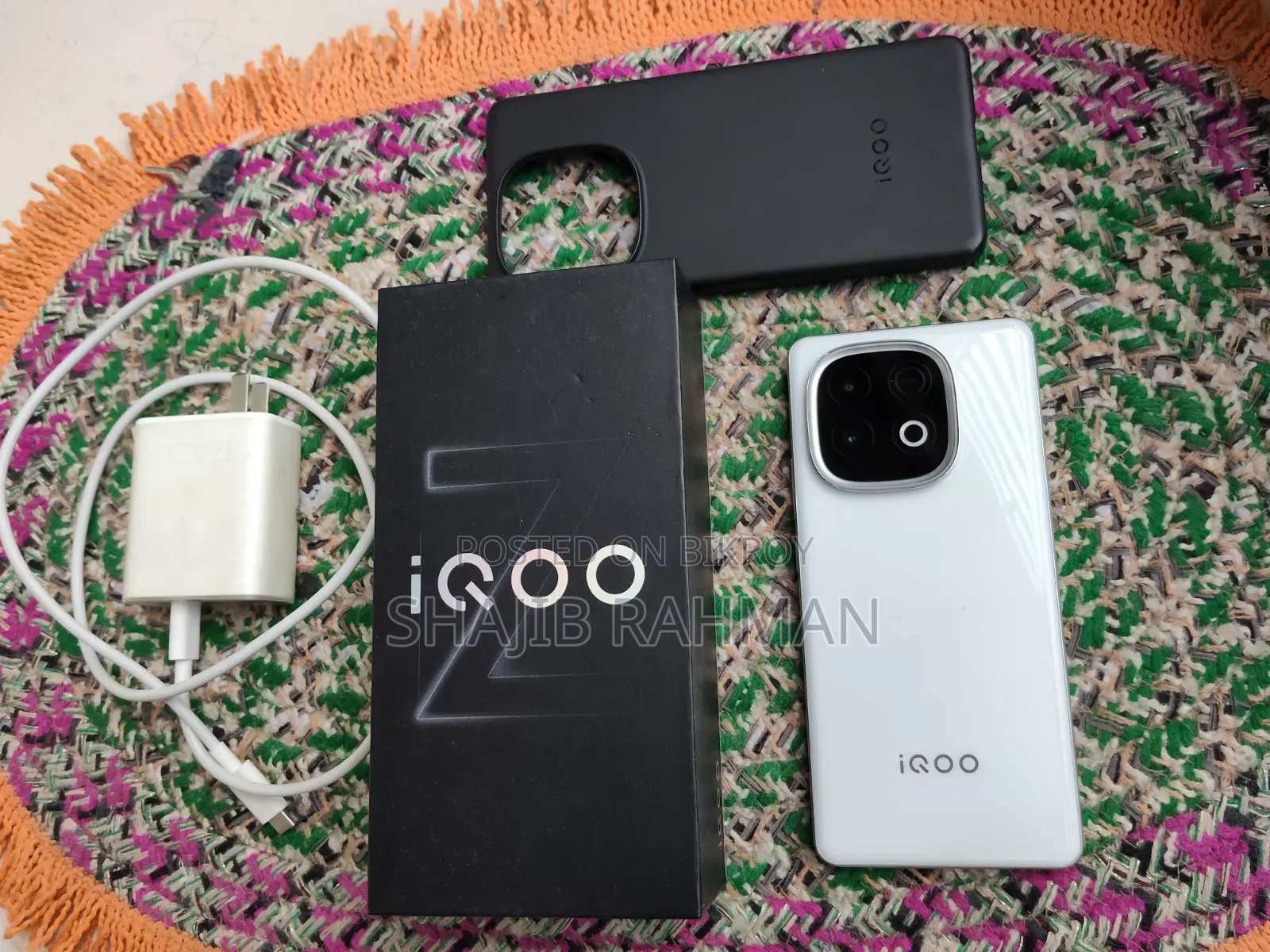 আইকিউও ২৫৬ জিবি সাদা