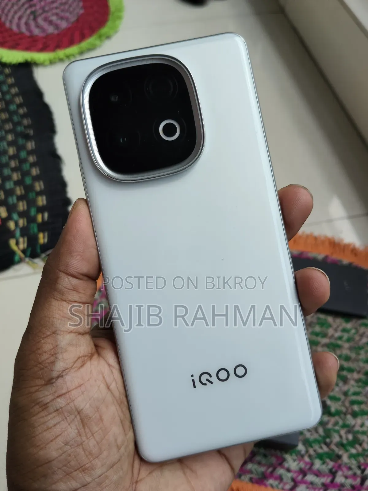 আইকিউও ২৫৬ জিবি সাদা