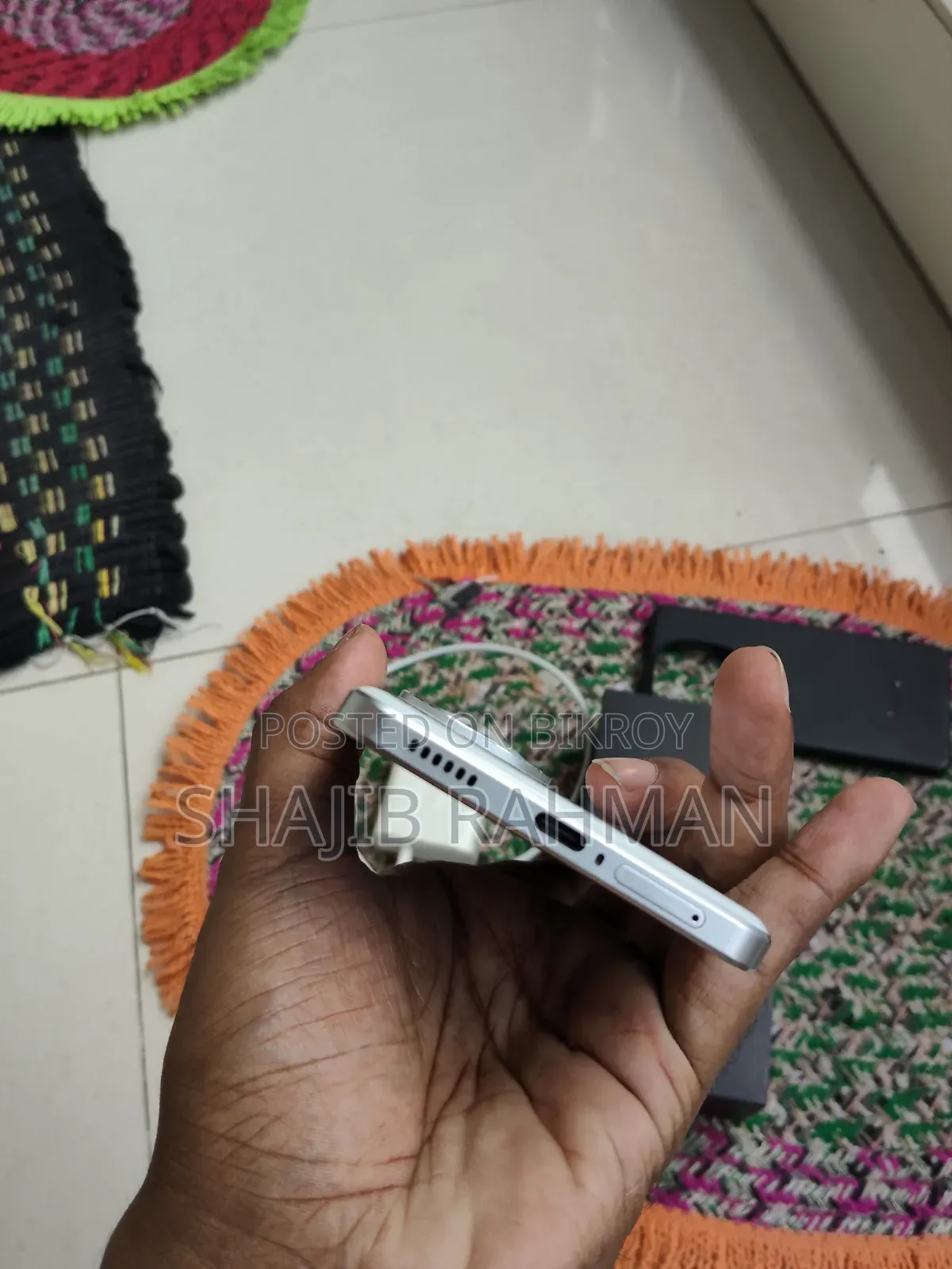 আইকিউও ২৫৬ জিবি সাদা