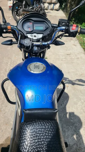 রানার টার্বো ভি২ ২০২৩ নীল