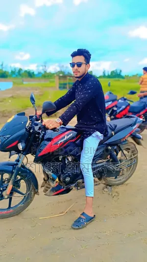নতুন বাজাজ পালসার ১৫০ ২০২৫ লাল