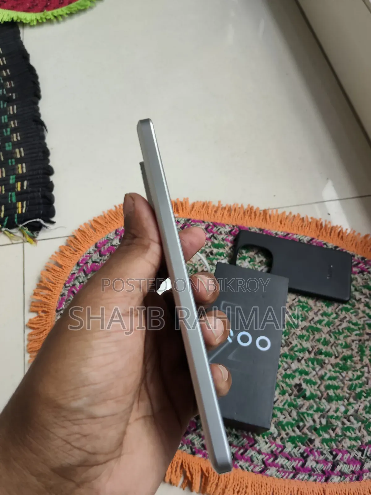 আইকিউও ২৫৬ জিবি সাদা