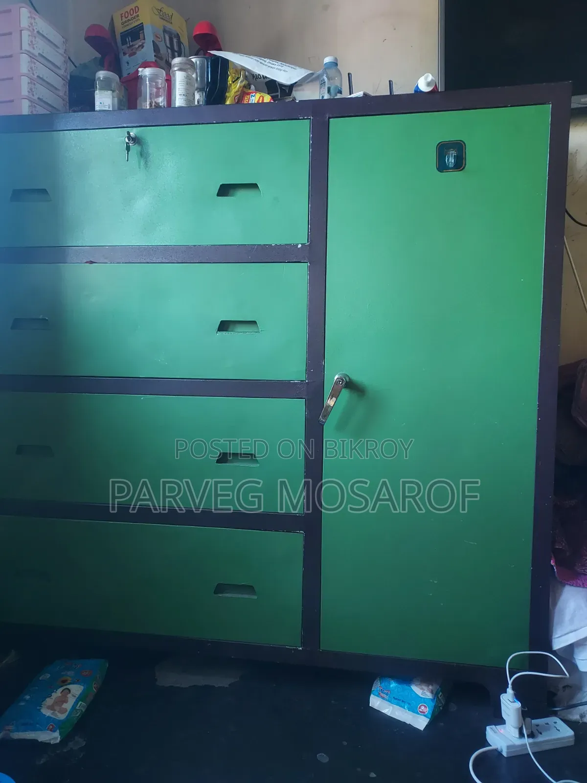 একদম নতুন... গ্রামে যাব তার জন্য সেল করব...