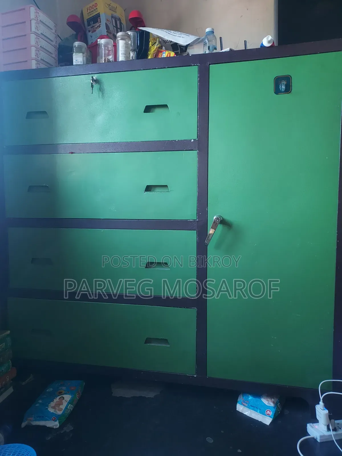 একদম নতুন... গ্রামে যাব তার জন্য সেল করব...