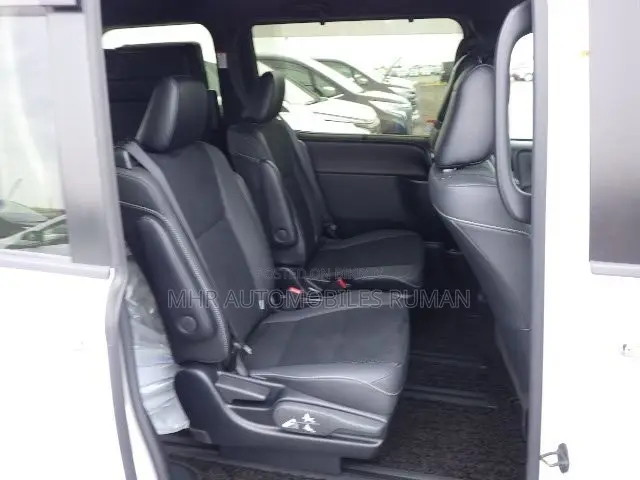 Toyota Voxy ZS Kirameki III 2WD 7-Seater 2021 Pearl