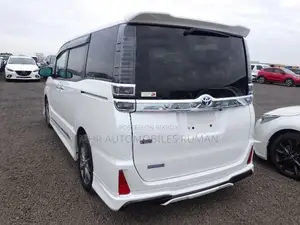 Toyota Voxy ZS Kirameki III 2WD 7-Seater 2021 Pearl