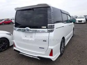 Toyota Voxy ZS Kirameki III 2WD 7-Seater 2021 Pearl