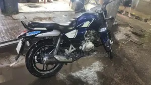 Bajaj V15 ২০১৭ কালো
