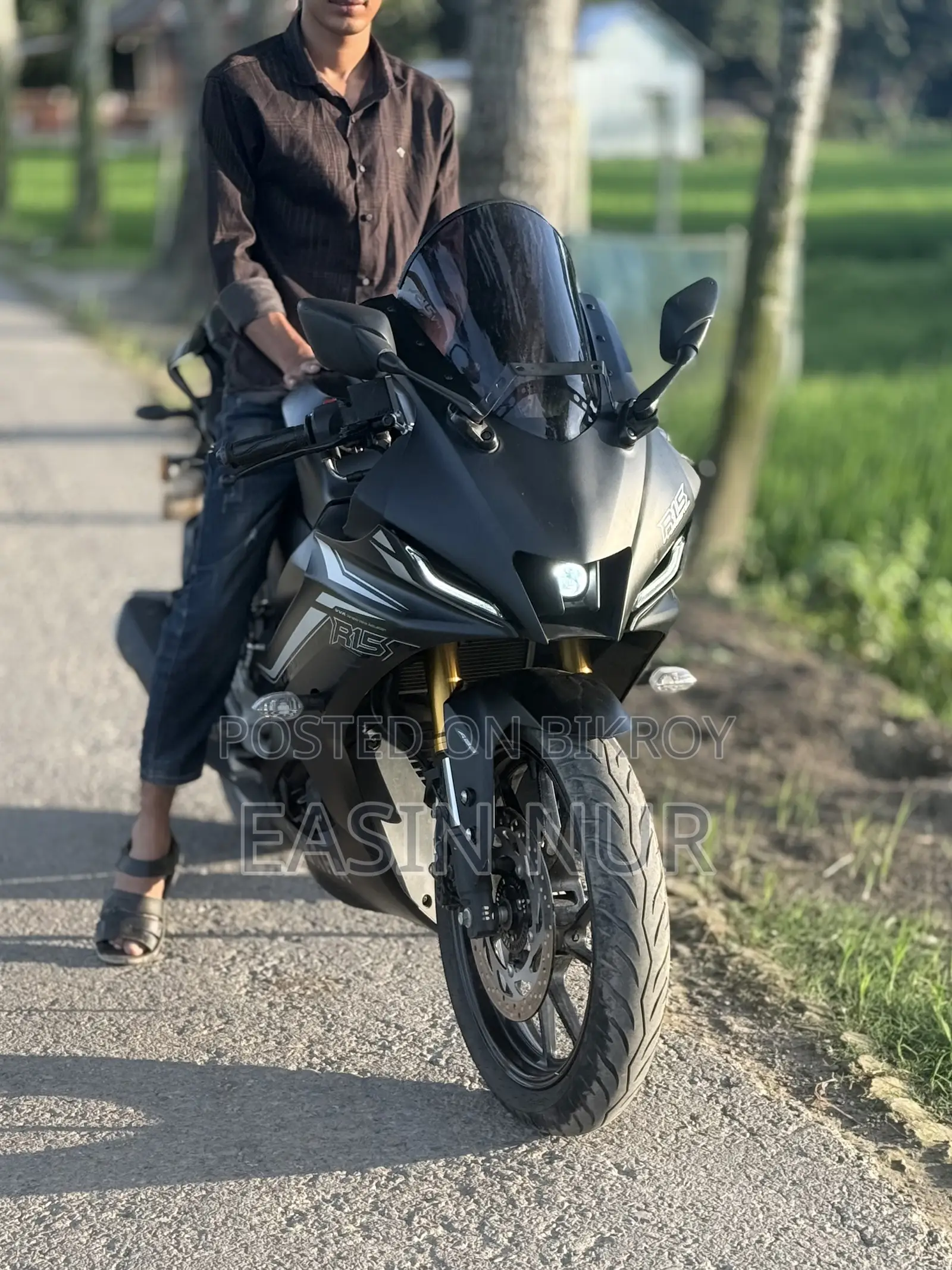 ইয়ামাহা আর১৫এম ২০২৫ ব্ল্যাক