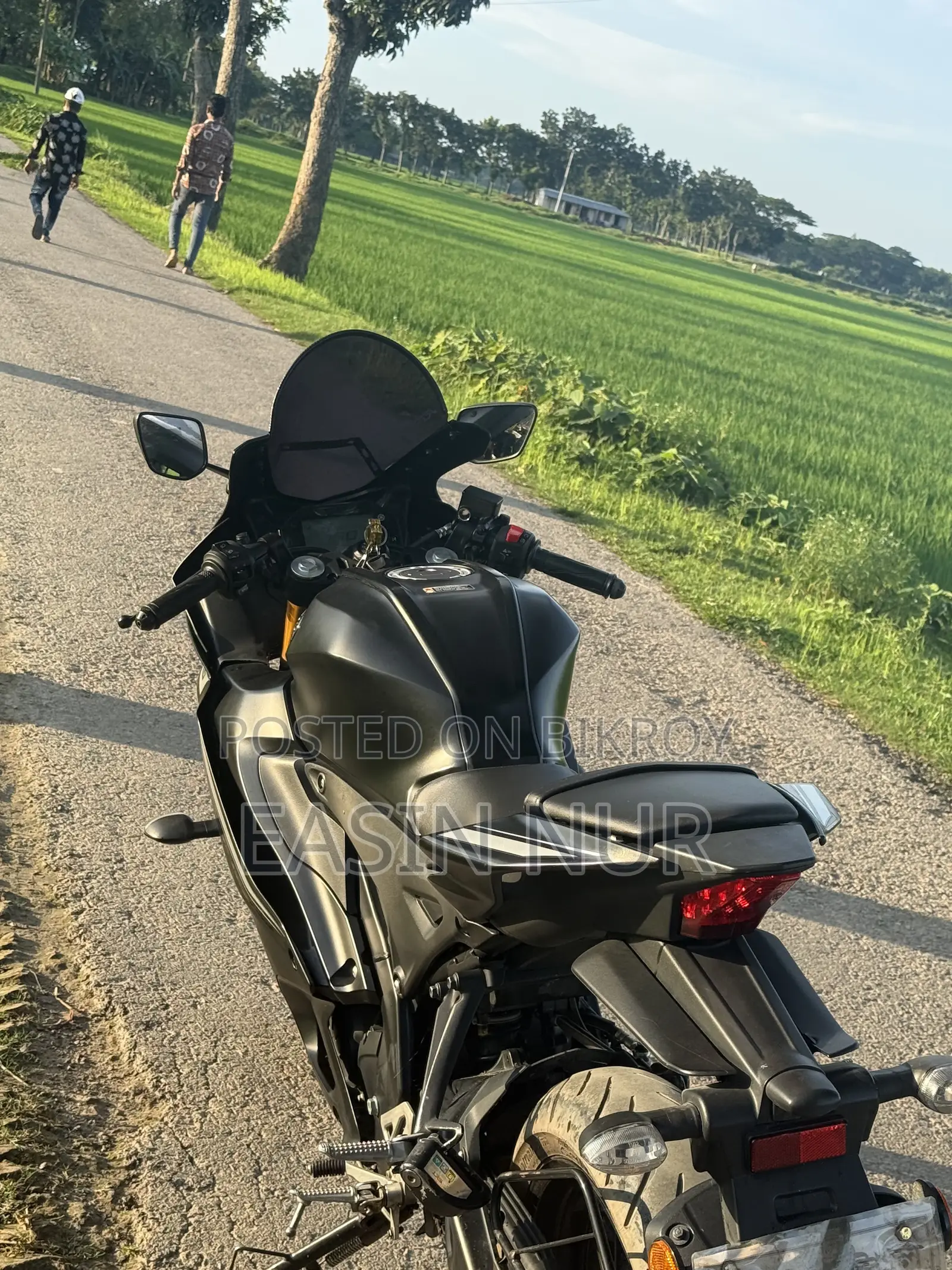 ইয়ামাহা আর১৫এম ২০২৫ ব্ল্যাক