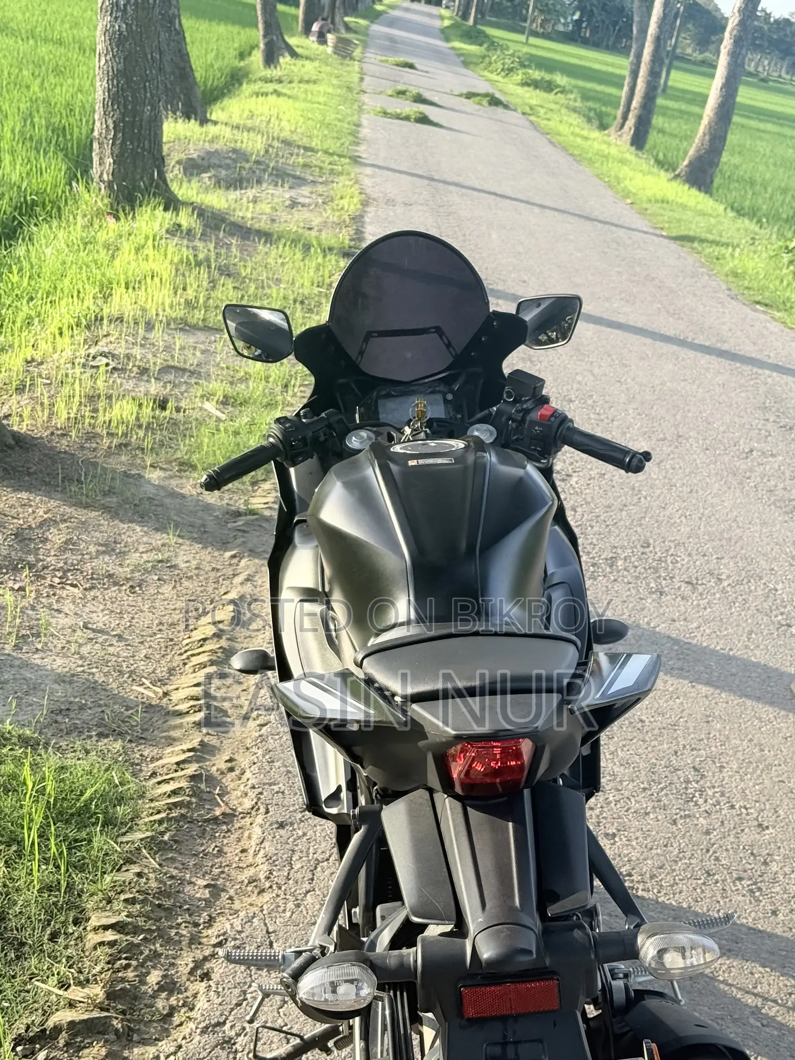 ইয়ামাহা আর১৫এম ২০২৫ ব্ল্যাক
