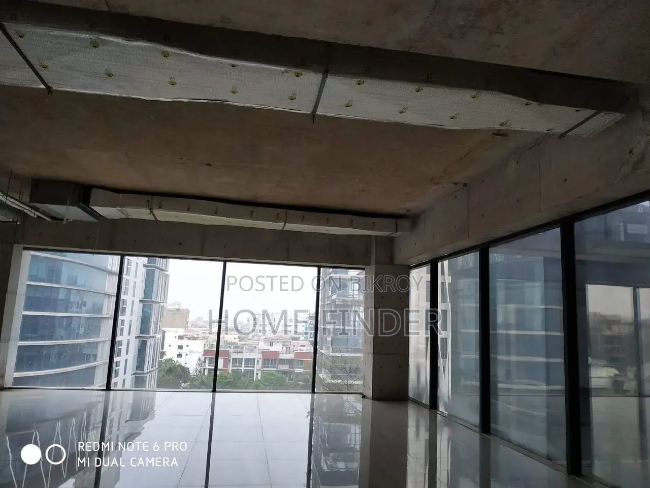 ভাড়ার জন্য বাণিজ্যিক স্থান