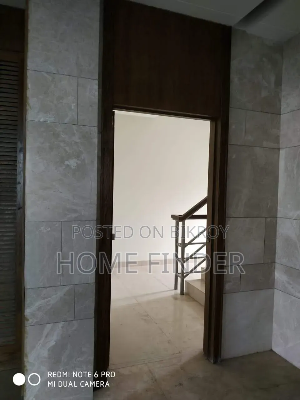 ভাড়ার জন্য বাণিজ্যিক স্থান