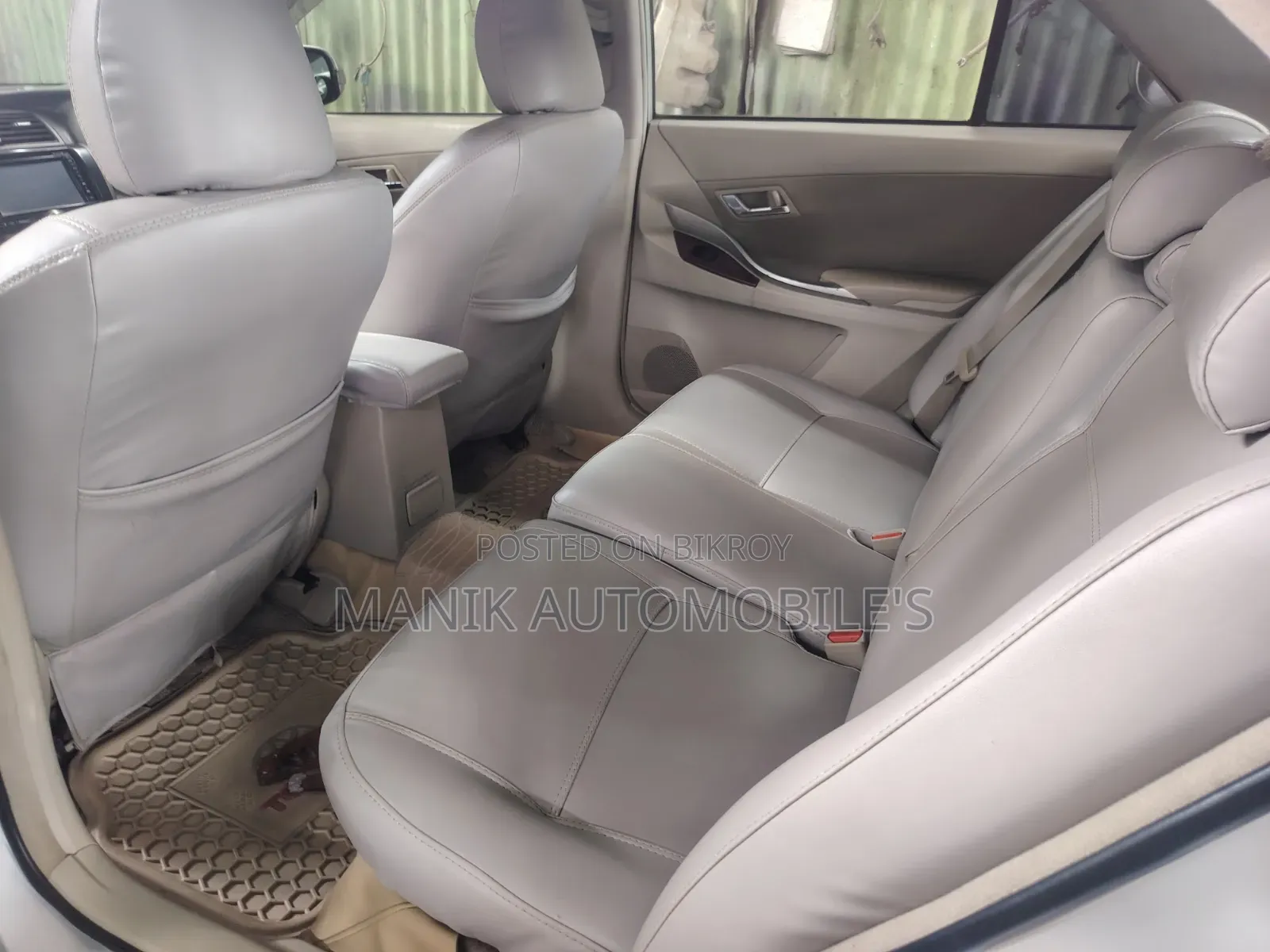 Toyota Premio 2010 Silver