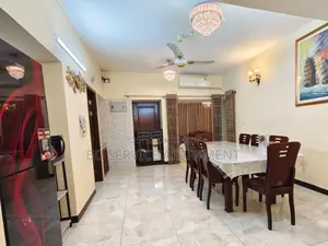 এক্সক্লুসিভ ৪-বেডরুমে ভাড়ার জন্য সাজানো ৪-বেডরুম অ্যাপার্টমেন্ট
