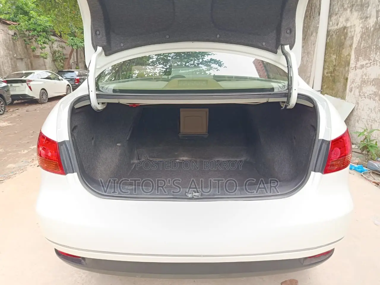 Nissan Bluebird 2011 Blue